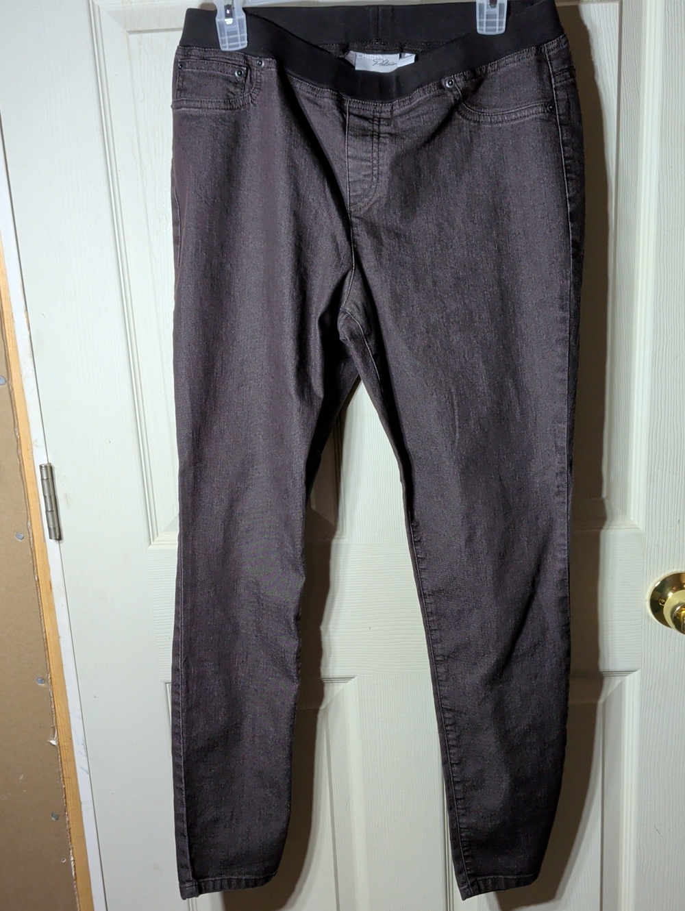 Chico's Skinny Pull-On Jeans in Charcoal